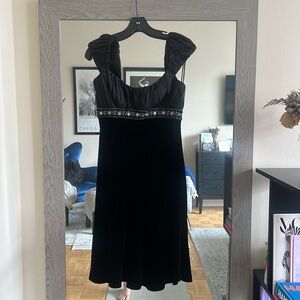Badgley Mischka Sz 4 cocktail dress